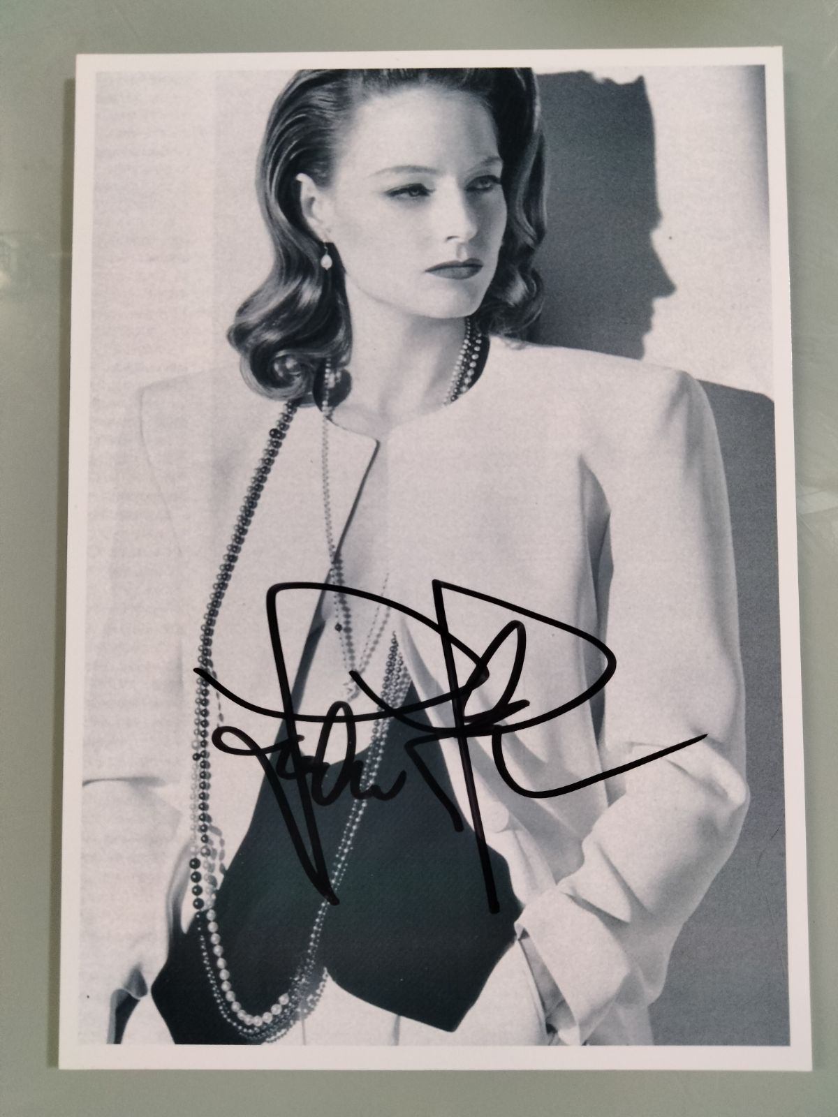 ジョディ・フォスター直筆サイン入り2Lサイズ写真… セール中…ジョディ・フォスター直筆サイン入り2Lサイズ写真…フライト