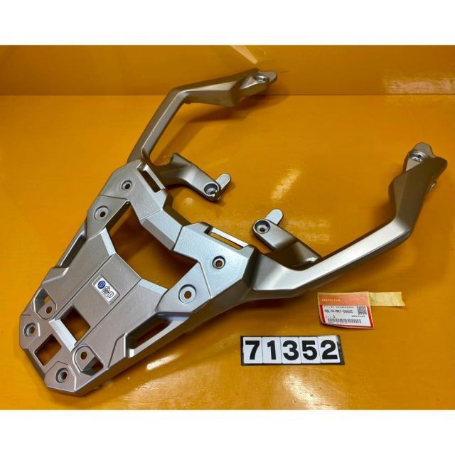 71352 HONDA ホンダ X-ADV750 キャリア 荷台 08L74-MKT-D00ZC 81201-MKT-D000