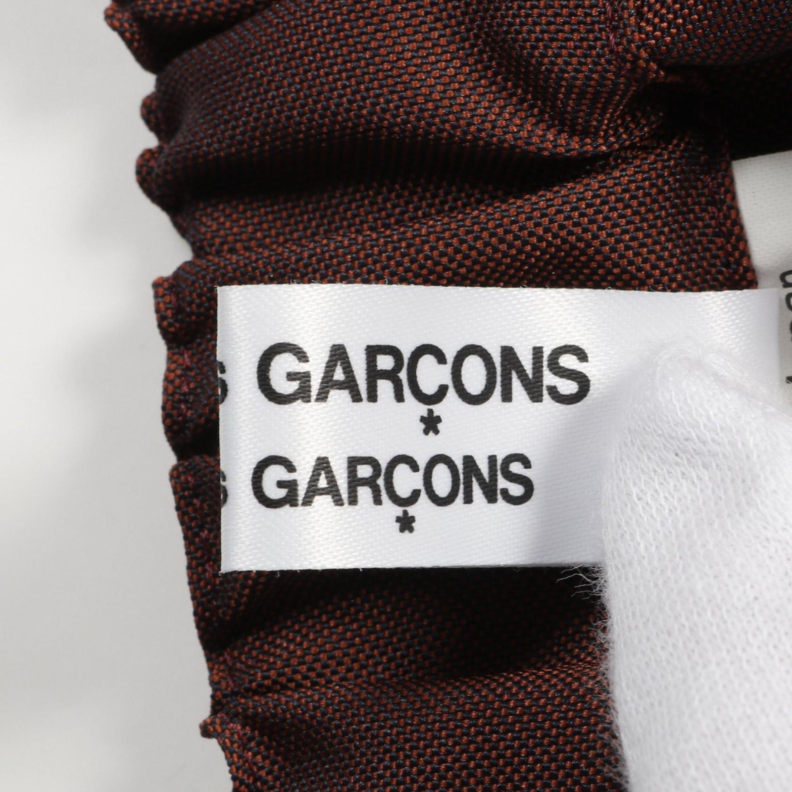 des GARCONS