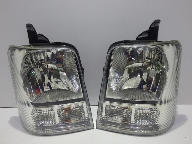 DA64V　エブリイ　スクラム　右ヘッドライト　ハロゲン　中古品 エブリイ スクラム ヘッドライト 左右 DA64V ハロゲン LE04G6129