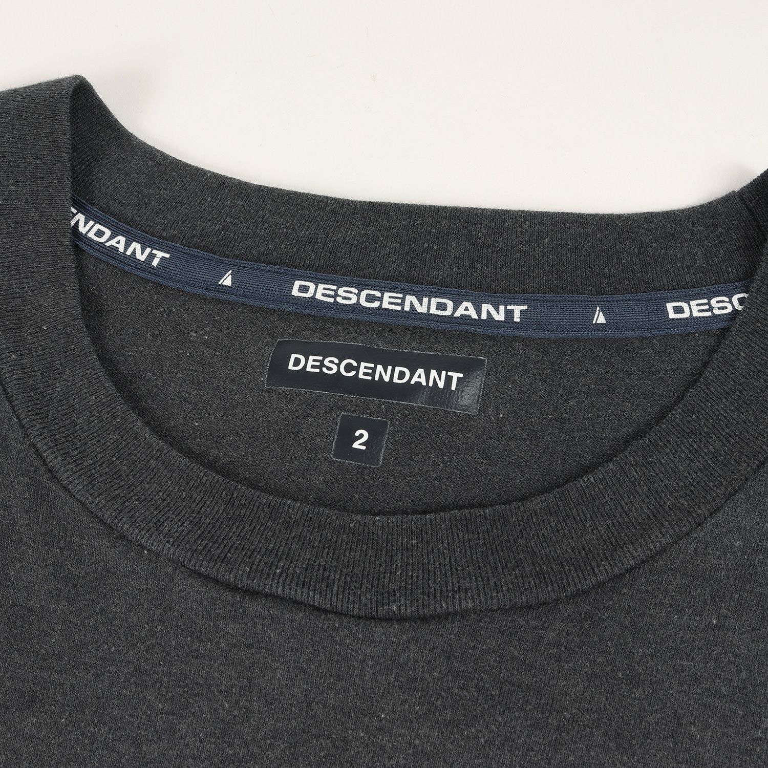 新品 DESCENDANT ディセンダント Tシャツ サイズ:2 23SS オゾン加工 TEAMロゴ 刺繍 クルーネック 半袖Tシャツ TEAM SS  ブラック 黒 トップス カットソー【メンズ】 - メルカリ