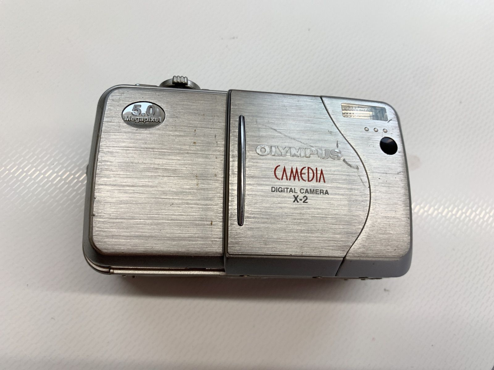 OLYMPUS CAMEDIA X-2 デジタルカメラ　付属品充実 オリンパス、xD対応の500万画素コンパクトデジカメ「X-2」