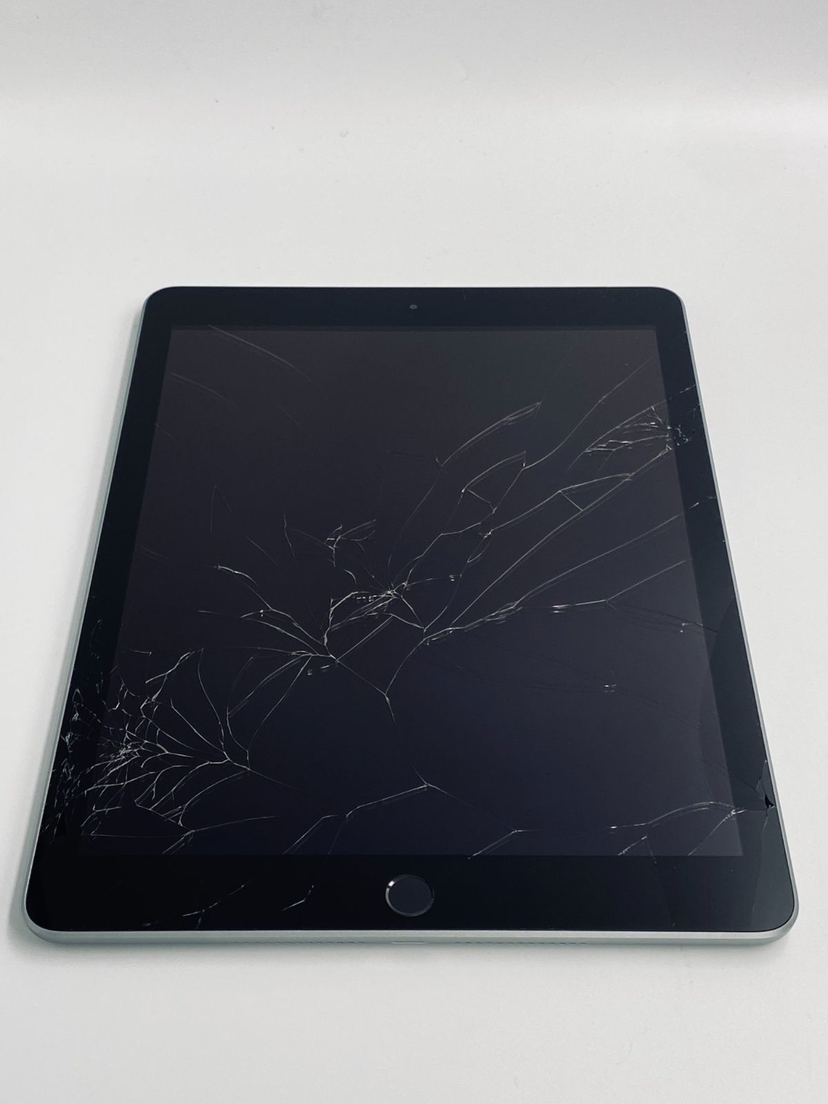 ジャンク品】iPad6 Wi-Fiモデル 32GB スペースグレイ - メルカリ