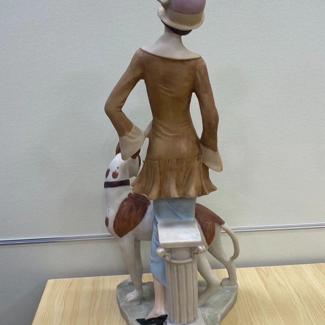 リヤドロ　女性と犬の陶器フィギュア LLADRO リヤドロ きれいにしましょうね フィギュア 人形 女性