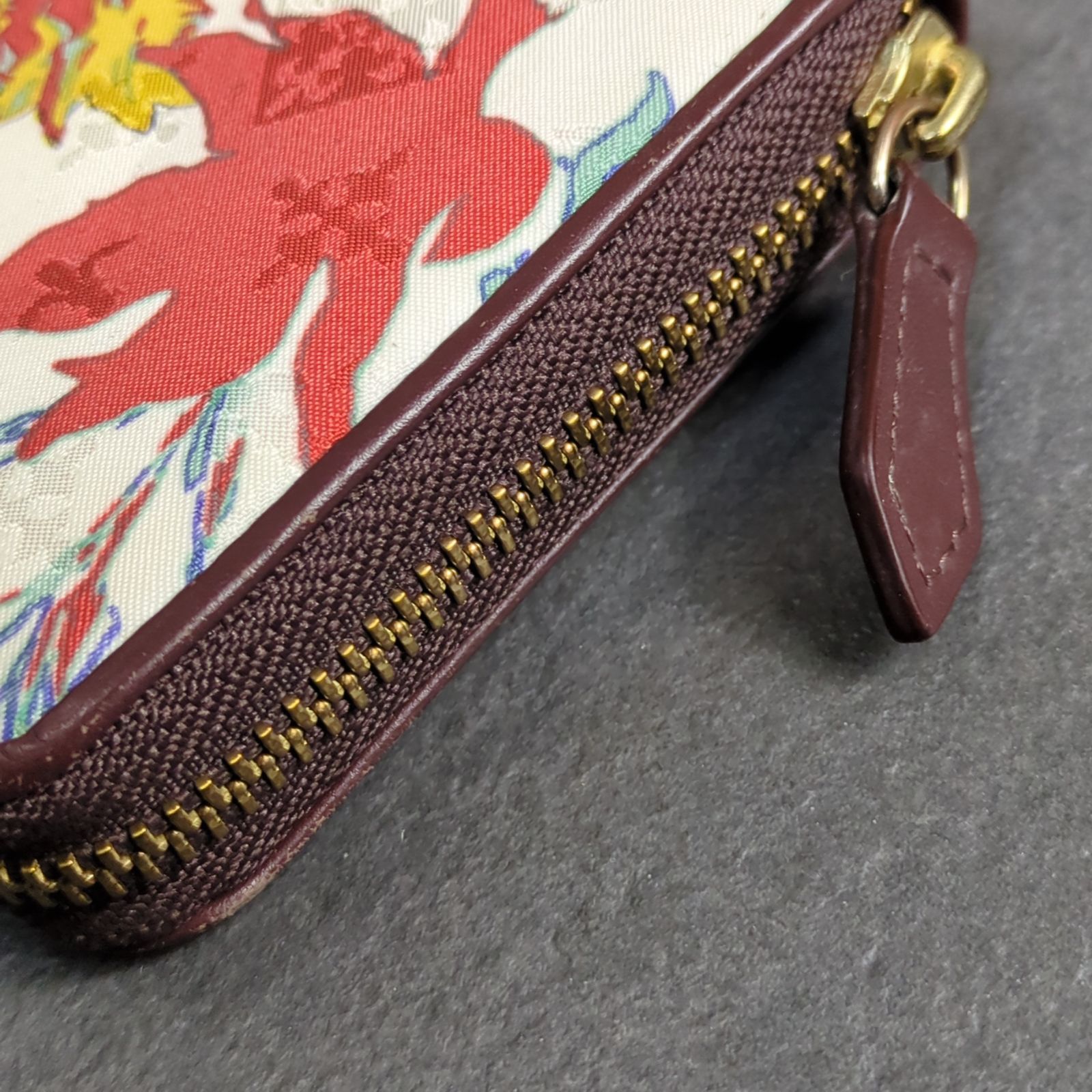 russet ラシット 長財布 ラウンドファスナー 花柄 総柄 ボタニカル 