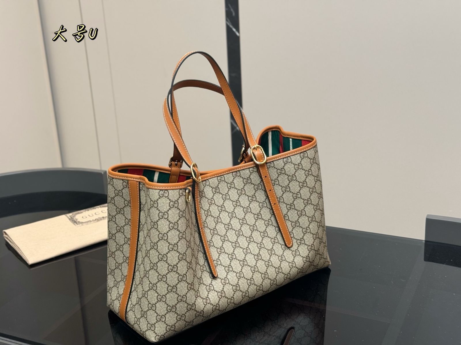 Gucci ブラック バッグ 新作登場】グッチ GG トートバッグ 39.25cm ハンドル