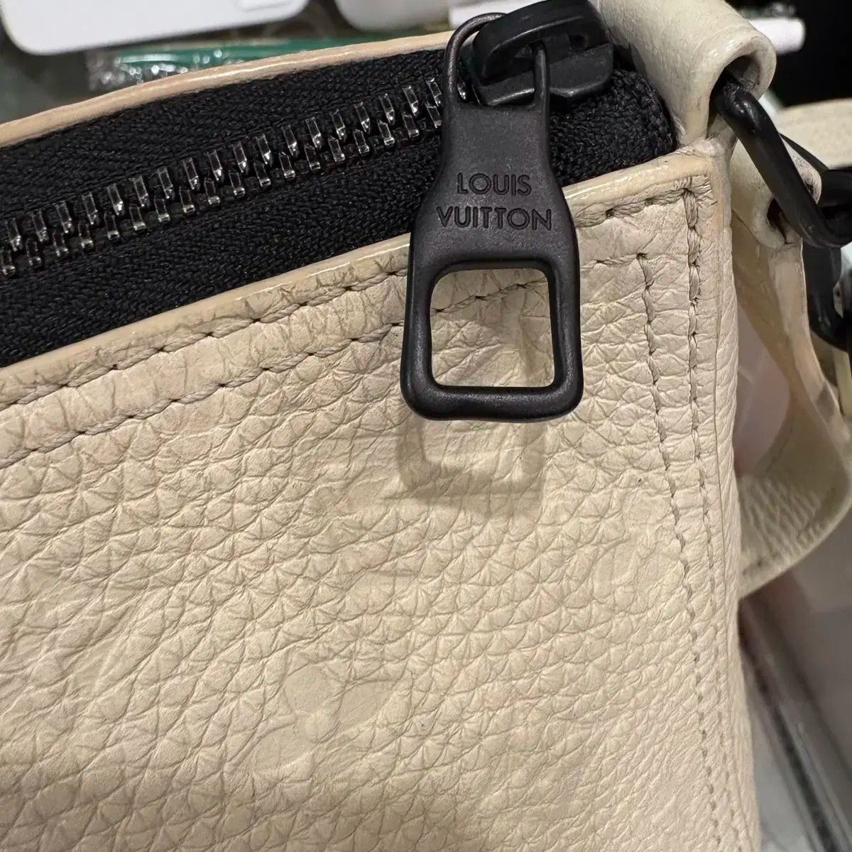 品質も最も優れた！ ルイヴィトン トゥーリョン トライアングル メッセンジャー クロスバック