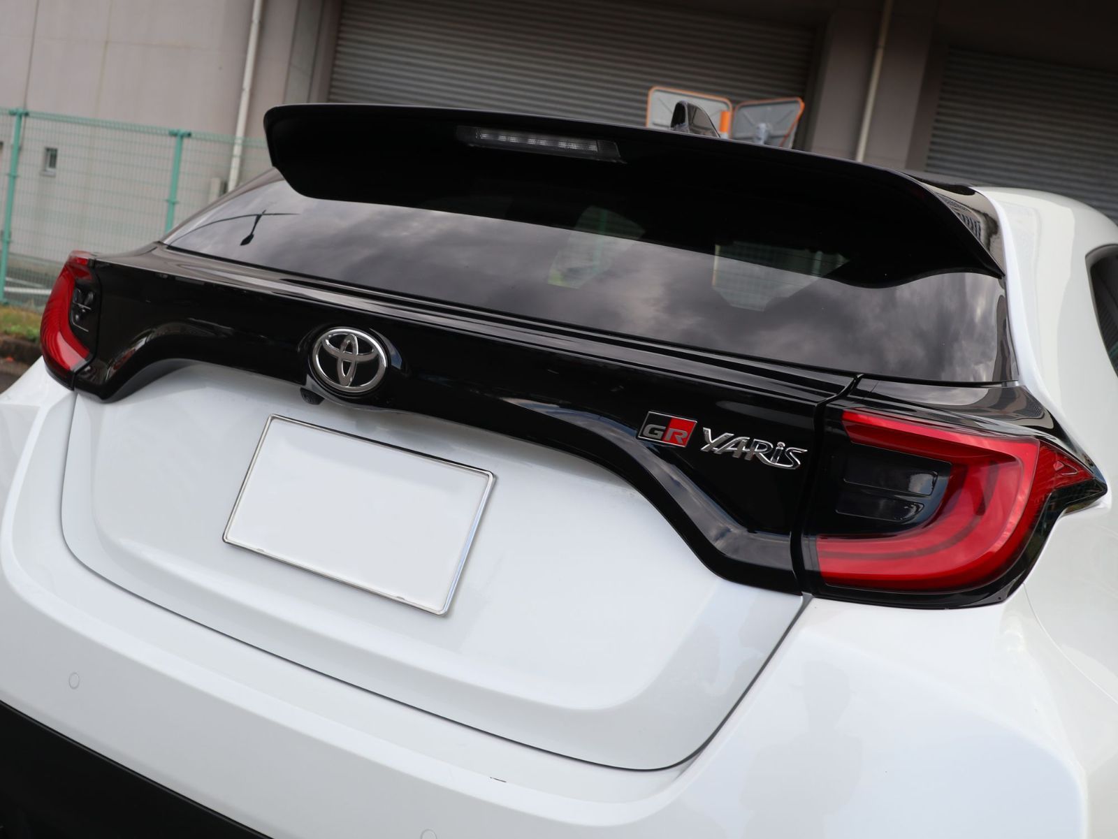 Tint+カット済み GRヤリス 前期 テールランプ スモークフィルム(Type2：LEDテール用) GXPA16/MXPA12 yaris mxpa12 gxpa16 gr
