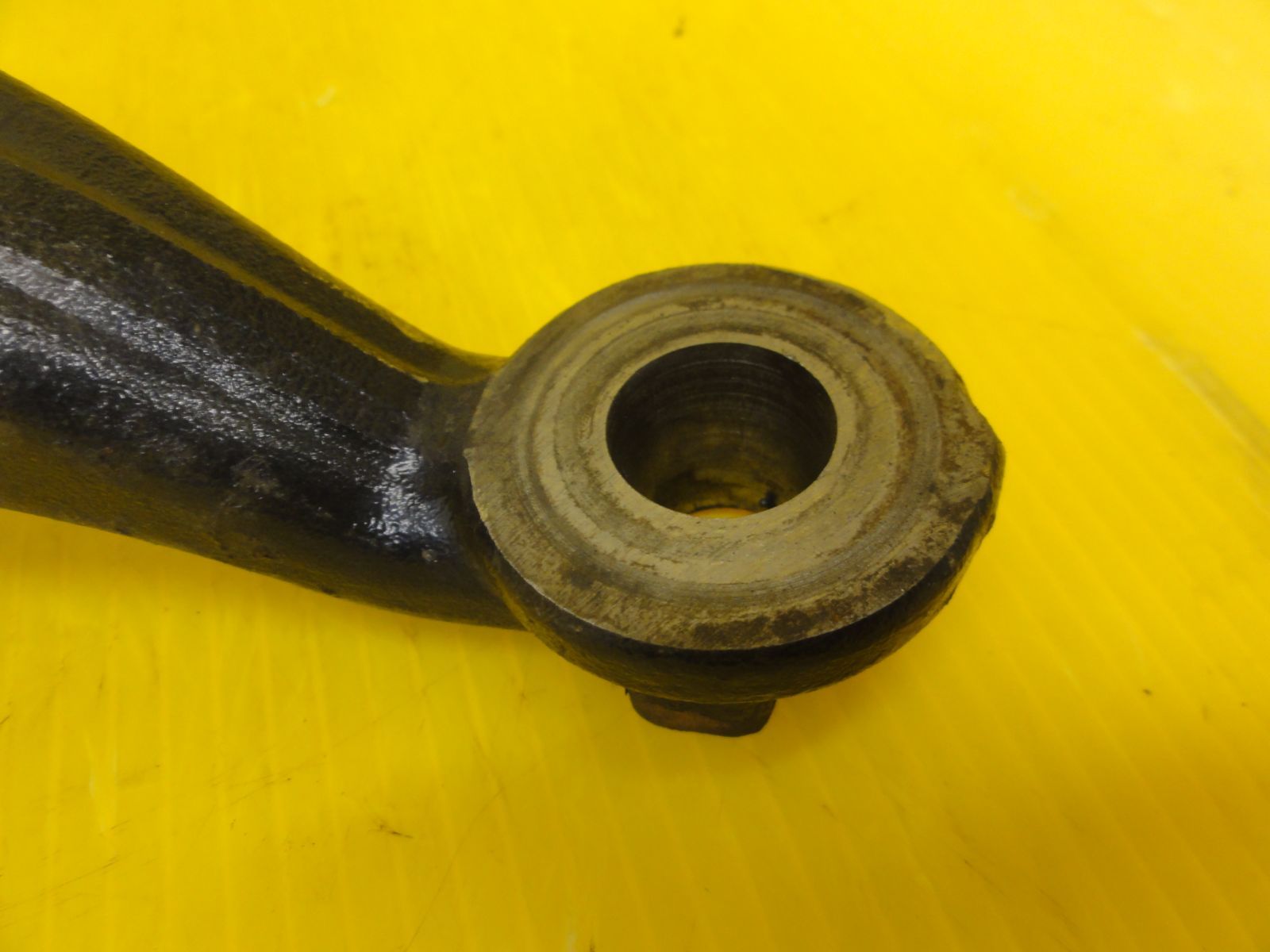 平成13年車 トヨタ JCG10 プログレ 右 前 フロント ロアアーム 純正 F30665