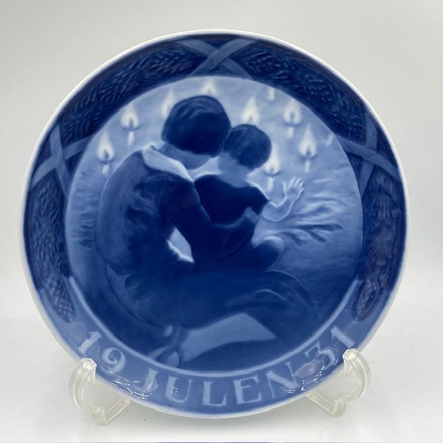 【ロイヤルコペンハーゲン】　１９３１年・イヤープレート　母と子 二級品】ロイヤルコペンハーゲン イヤープレート 1931年