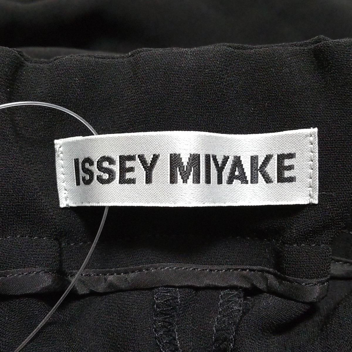ISSEYMIYAKE イッセイミヤケ パンツ サイズ2 M レディース - 黒 フルレングス DECORATOM_COM_BR