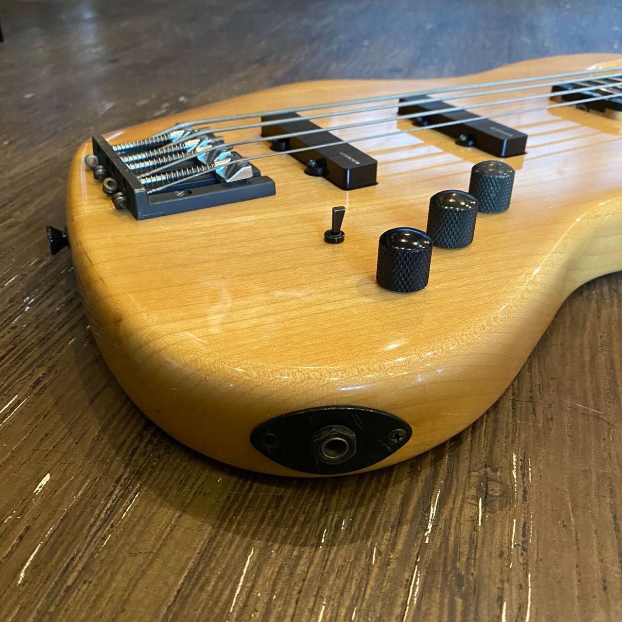 Blade Levinson B4 Electric Bass エレキベース アクティブ