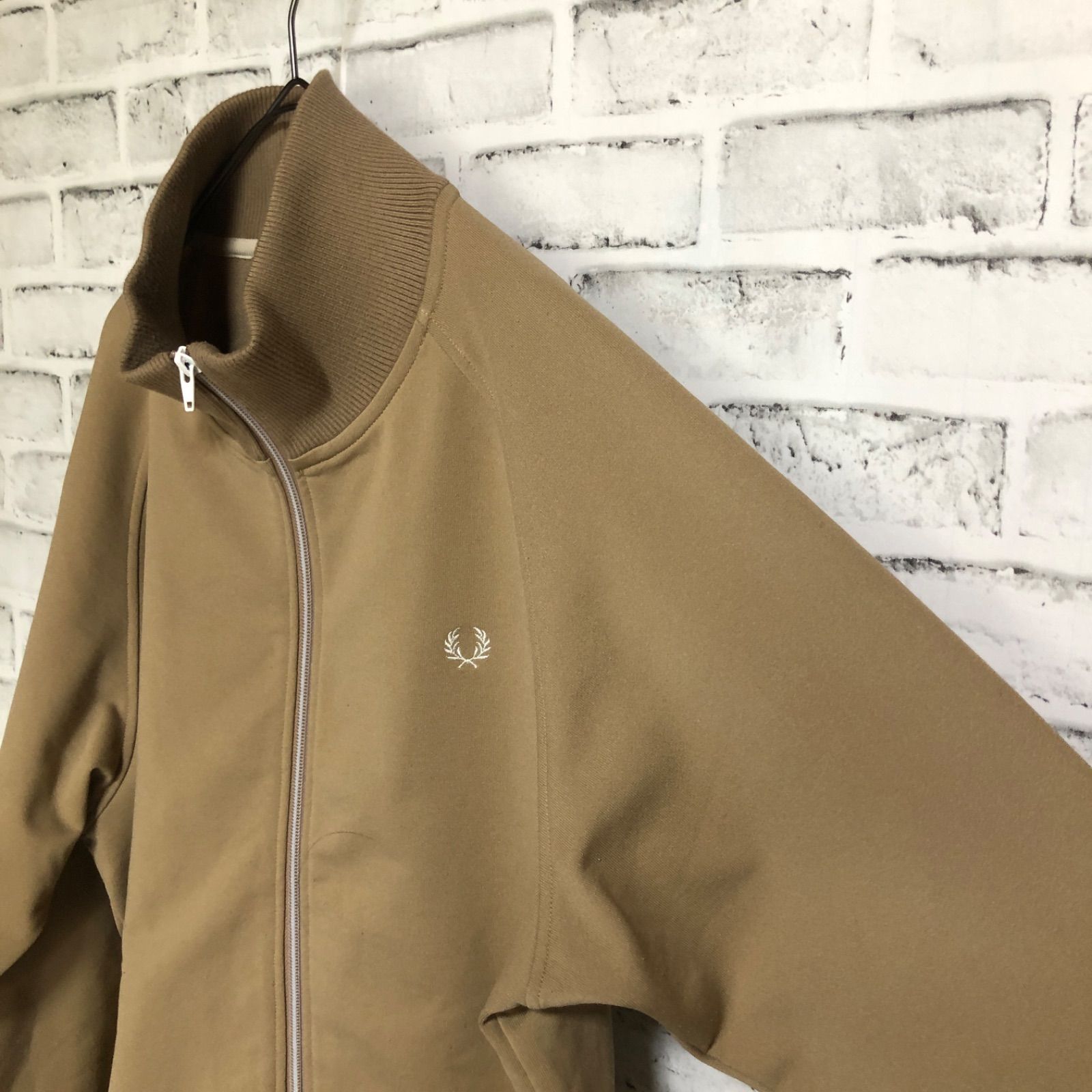 美品⭐️Fred Perry トラックジャケット L 刺繍月桂樹 オールカーキ