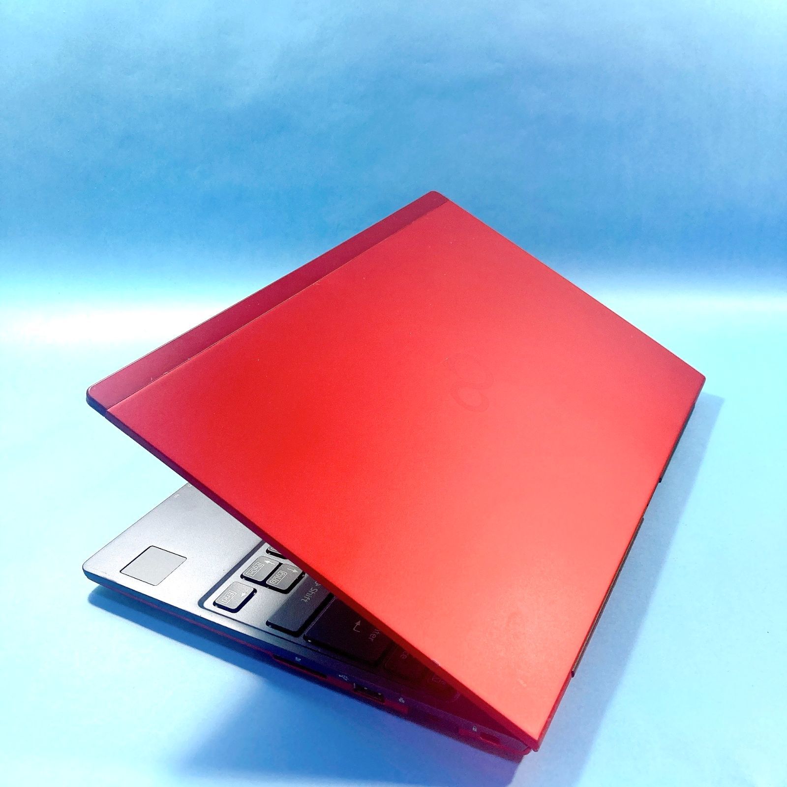 ☆超軽量薄型持ち運び楽々☆SSD搭載快速！届いてすぐ使える富士通ノートパソコン ☆超軽量薄型持ち運び楽々☆SSD搭載快速！届いてすぐ使える富士通ノート