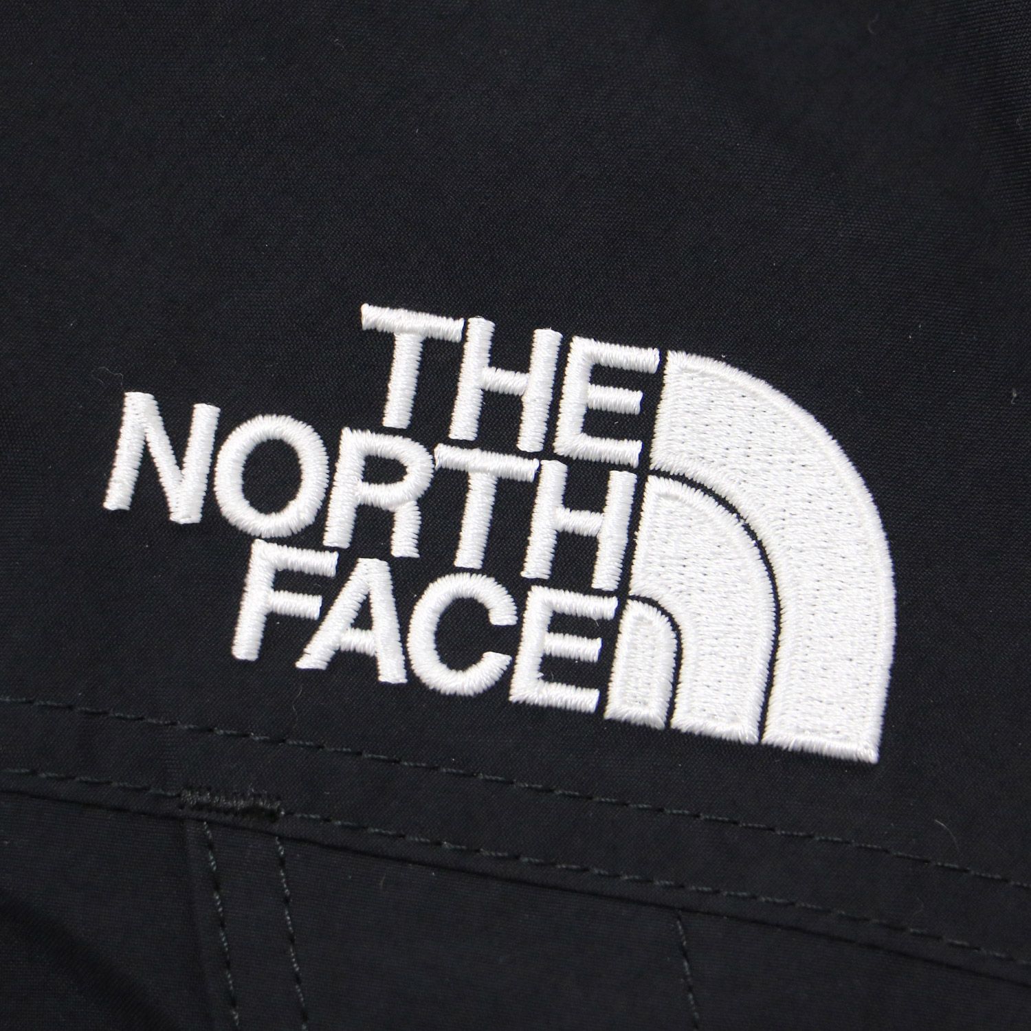 美品 THE NORTH FACE ザ ノースフェイス コート ロング ブラック 黒 S フード付き 防水 GORE-TEX ゴアテックス  マウンテンライトコート アウター ジャケット アウトドア【レディース】