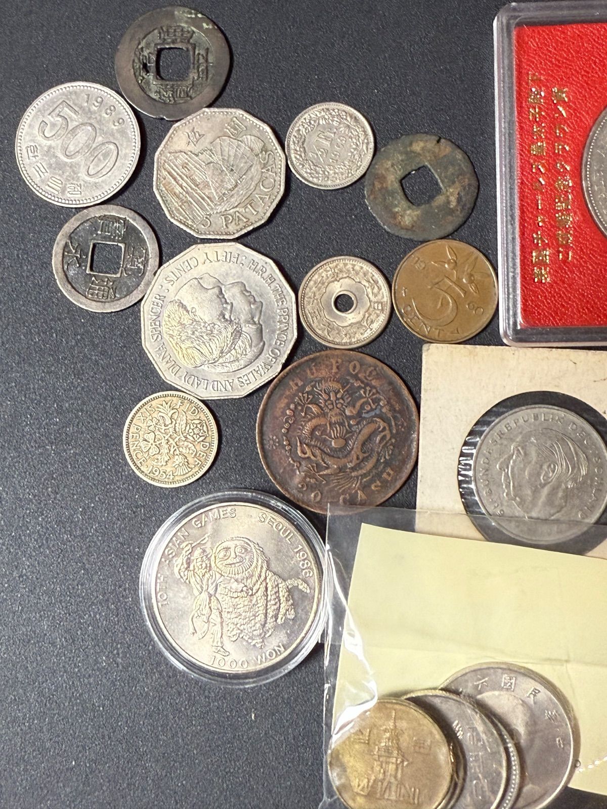 古銭　在外硬貨　まとめ　4点 Yahoo!オークション - 約1130g 外国 古銭 硬貨 海外 通貨 貨幣