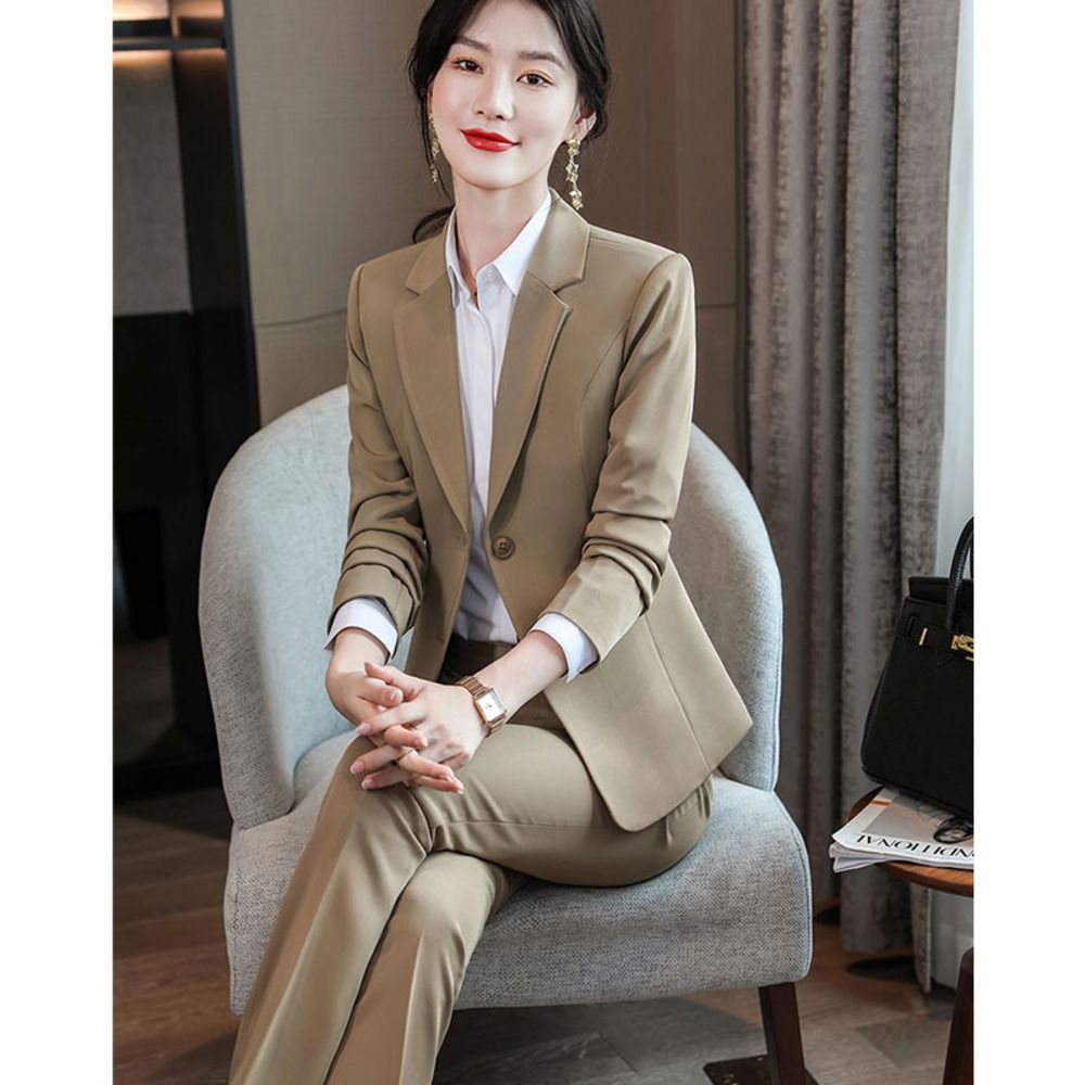 Theory キャメル パンツスーツ上下 Theory キャメル パンツスーツ上下 LOOKBOOK FALL 2, 2022