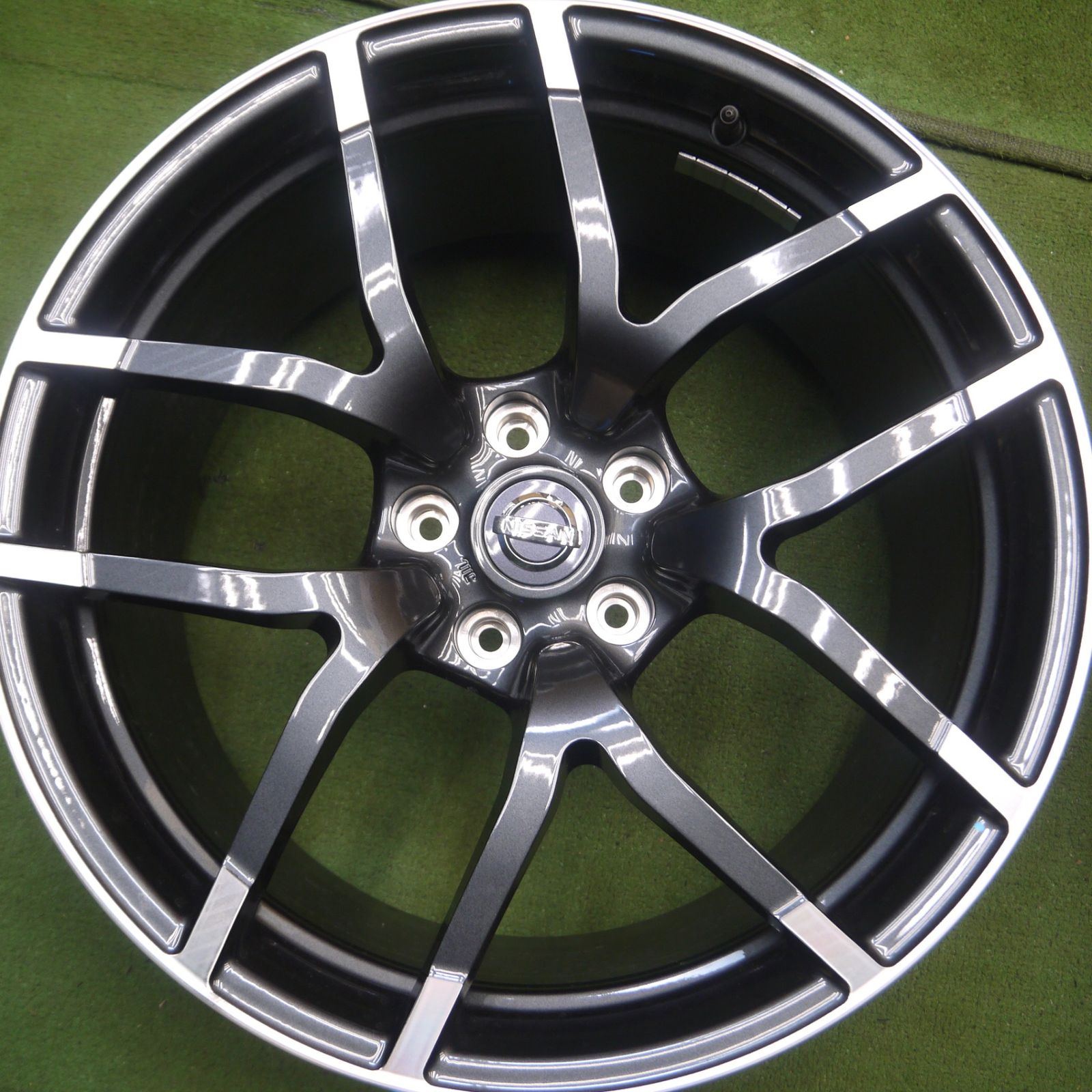 送料無料* 新車外し☆日産 フェアレディZ Z34 nismo 純正 RAYS製