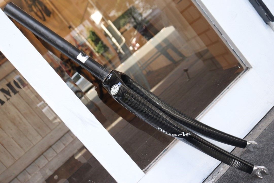 コロンバス COLUMBUS マッスル カーボン MUSCLE CARBON フロント