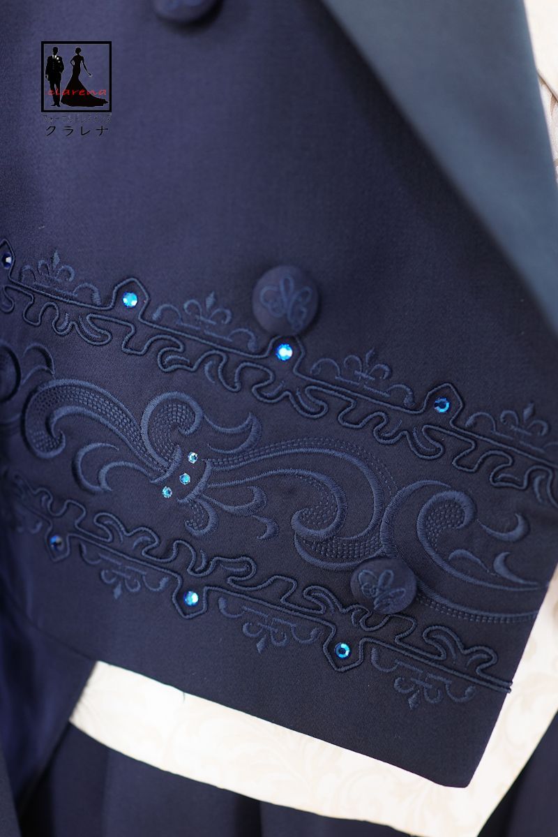 クラレナ 燕尾服