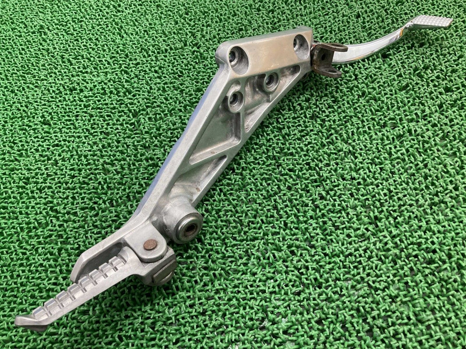 ZRX400 ステッププレート 右 1678 カワサキ 純正 ZR400E バフ掛け加工 前期 ブレーキペダル タンデムステップペグ lJ