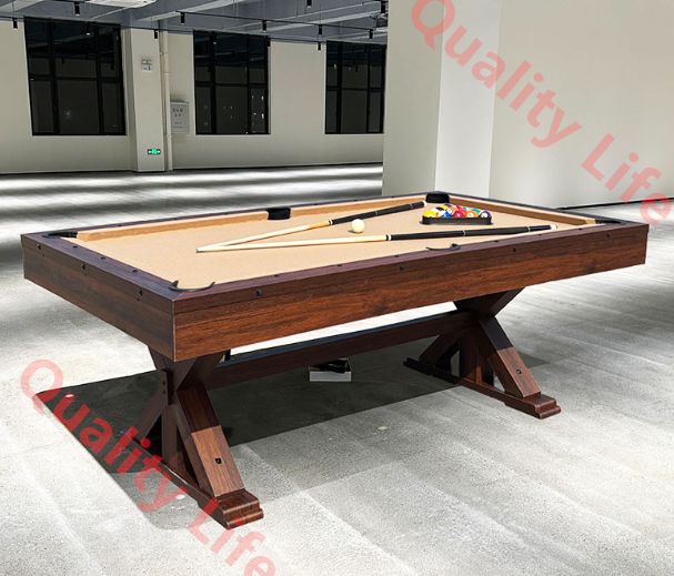 木製ビリヤードテーブル