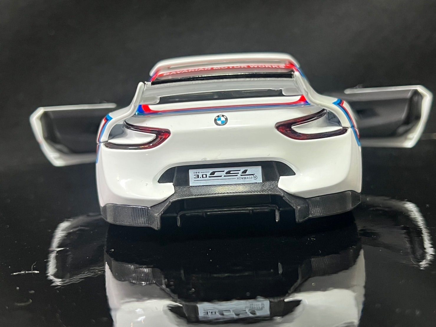 BMW 3.0 CSL 1/24 ミニカー - メルカリ