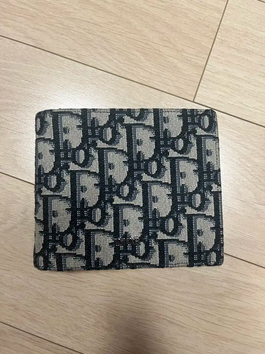 ほぼ新品 Dior(ディオール) オブリーク 二つ折り財布