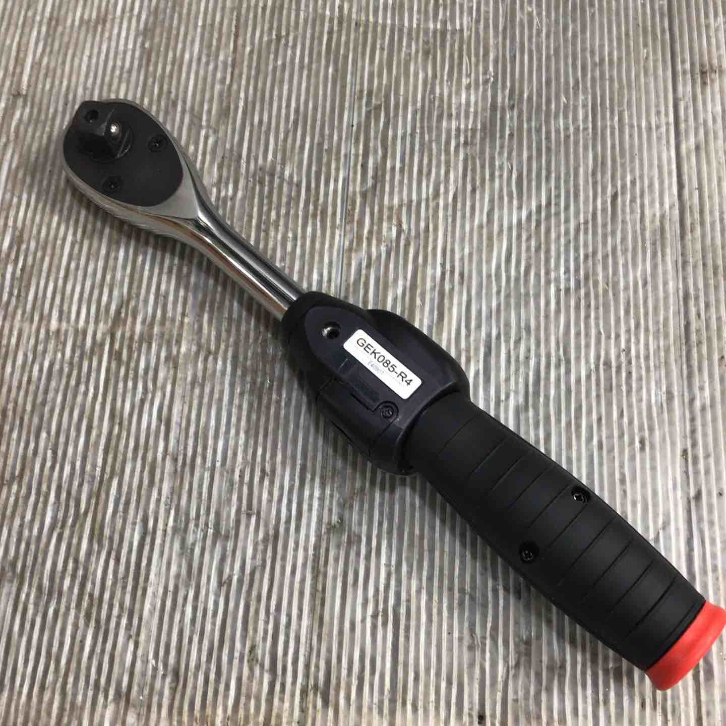 【中古】KTC GEK085-R4 12.7sq.デジラチェ ※未校正の為ジャンク品扱い【ハンズクラフト佐賀】 中古】KTC GEK085-R4 12.7sq.デジラチェ ※未校正の為ジャンク品扱い