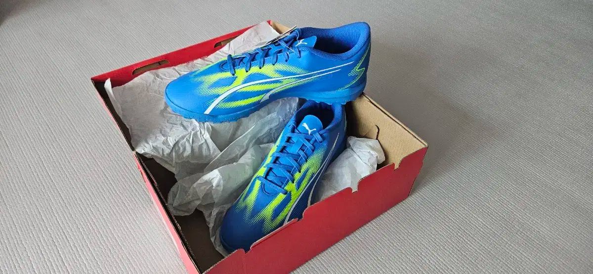 数量限定，新品 PUMA(プーマ) サッカーシューズ 275 フットサルシューズ