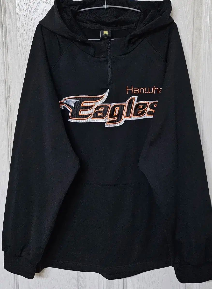 120 Hanwhae Eagles(ハンファ・イーグルス) フード Tシャツ