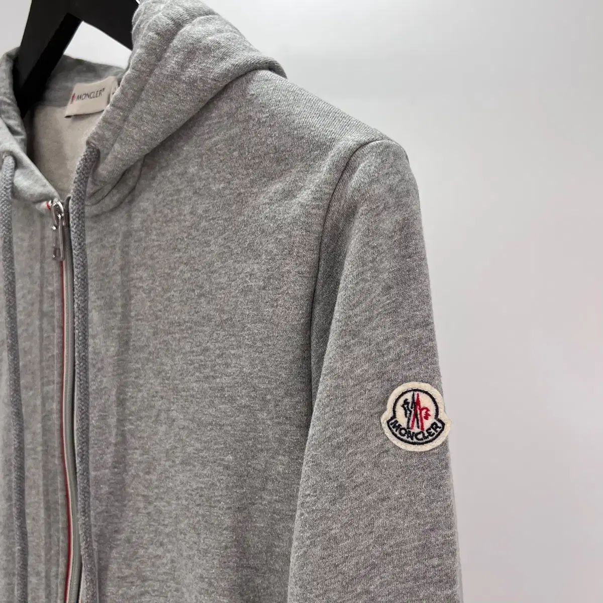 MONCLER フード付きロンパース グレー