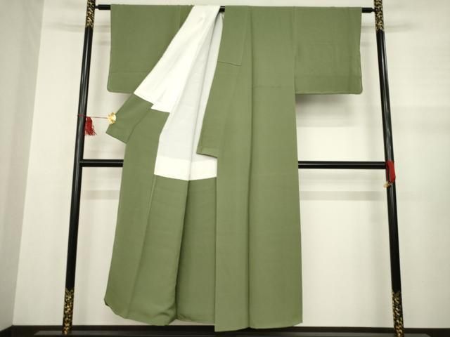 上質な色無地 海松色