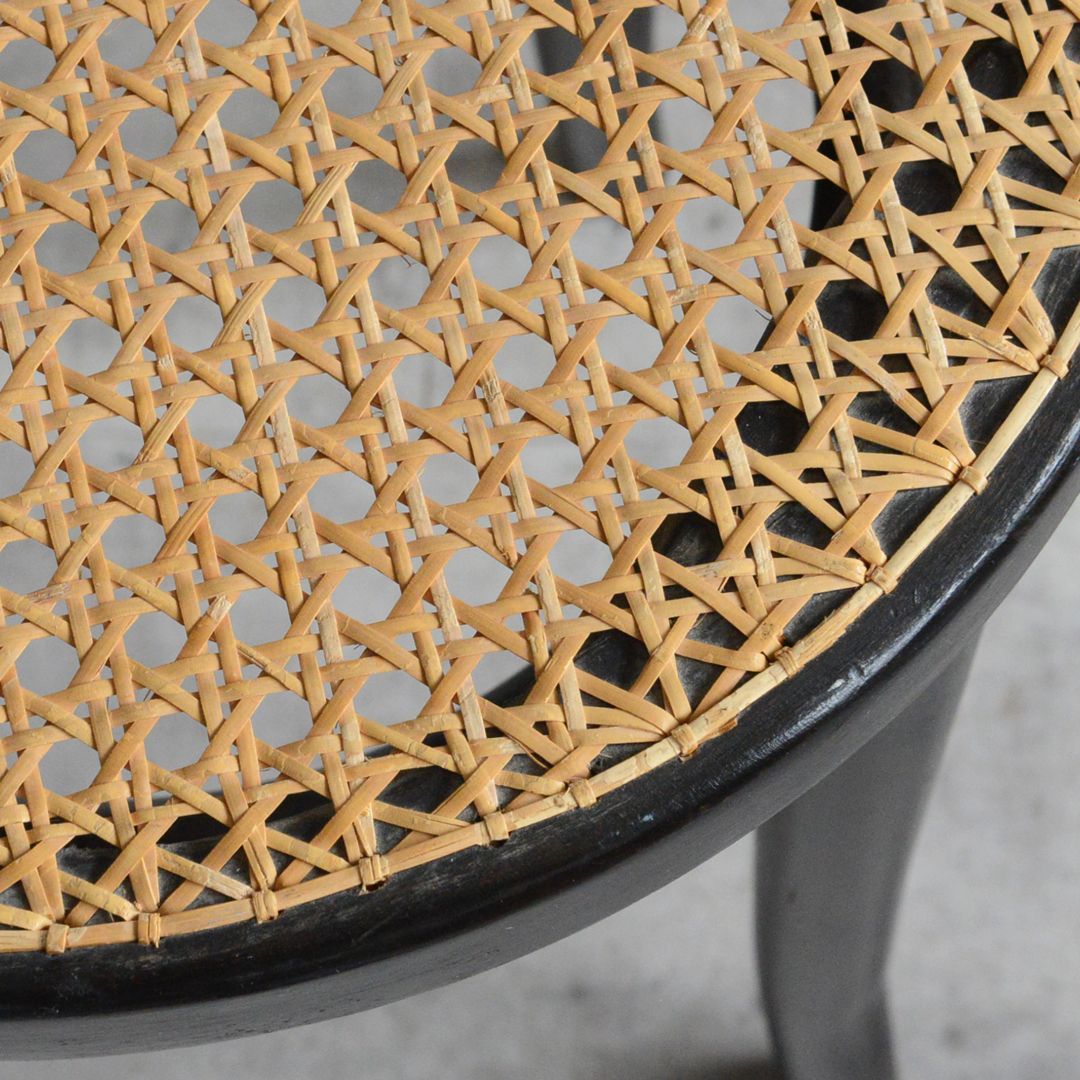 ラタンスツール