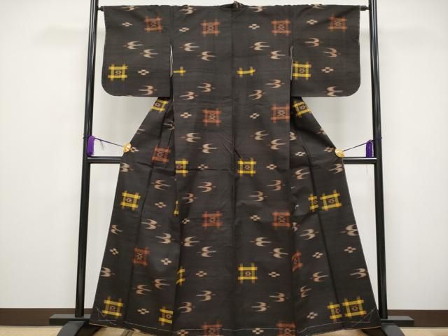 平和屋着物□極上 国指定重要無形文化財 本場久米島紬 手織 逸品
