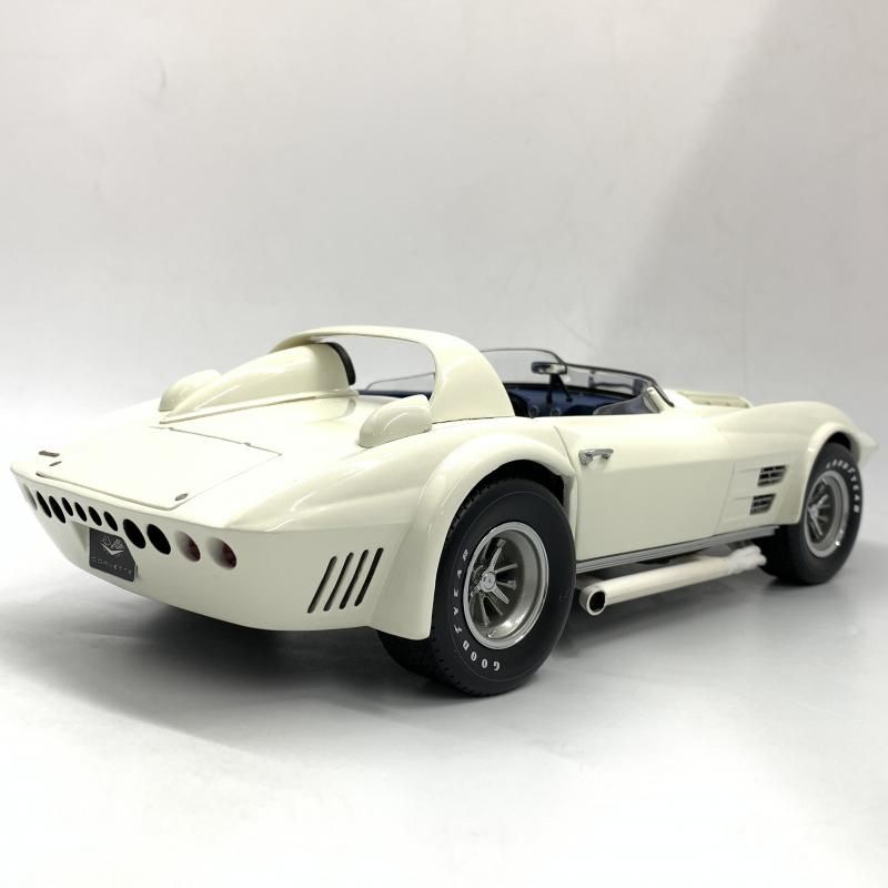 1/18 EXOTO エグゾト コルベット　グランドスポーツ　未使用品 中古】開封)エグゾト EXOTO 1/18 シボレー コルベット グランド