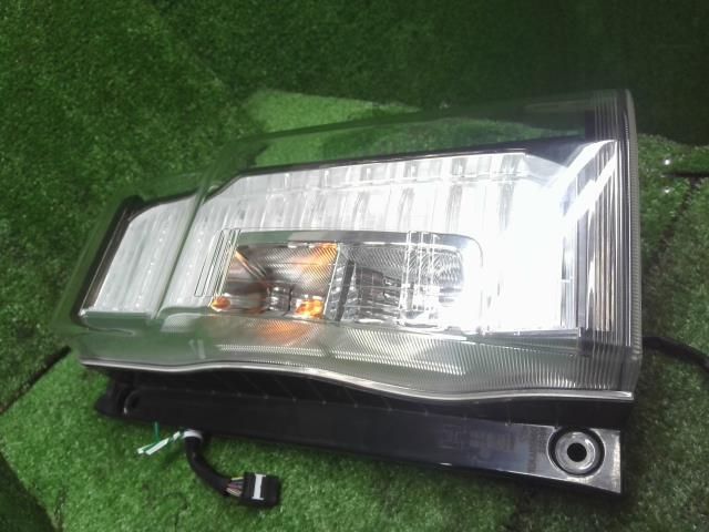 DBA-LA610S 右テールランプ