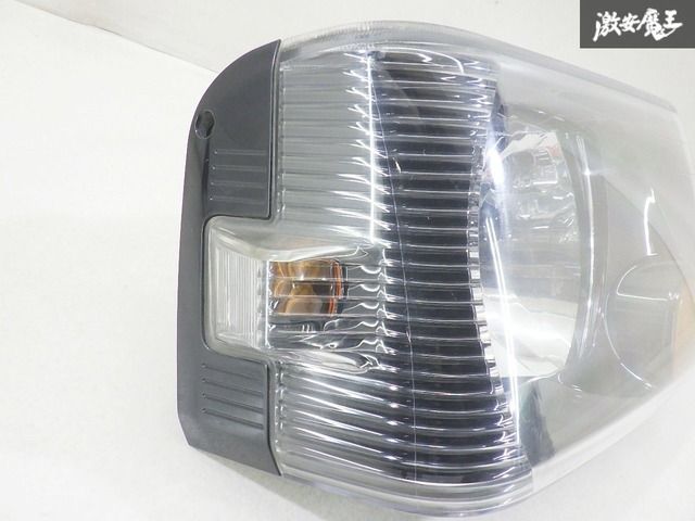 三菱ミニキャブ　純正ヘッドライトU62V スタンレーP5701 三菱ミニキャブ 純正ヘッドライトU62V スタンレーP5701 - メルカリ