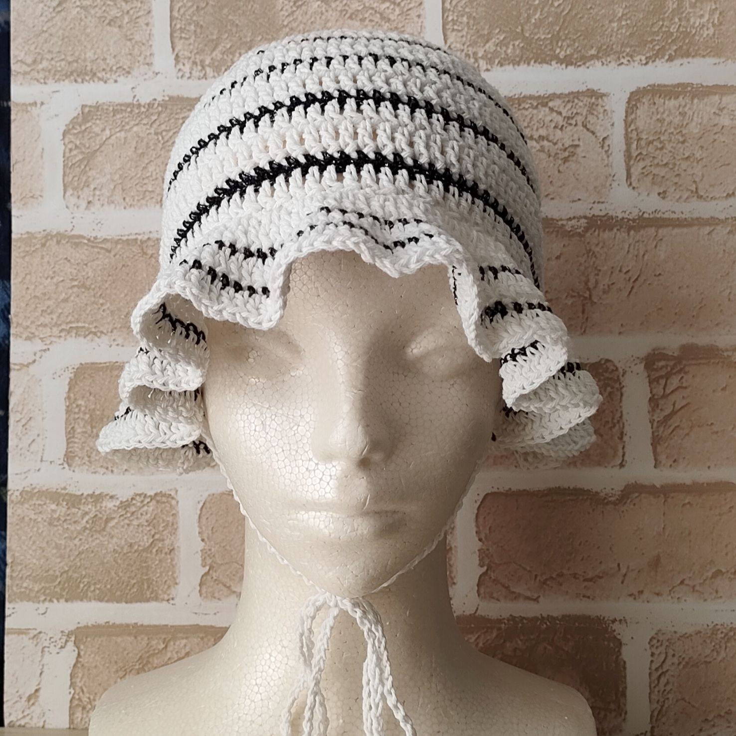 ハンドメイド☺︎カラフルハット☺︎クロシェバケットハット☺︎フリル☺︎タイダイ ハンドメイド☺︎カラフルハット☺︎クロシェバケットハット