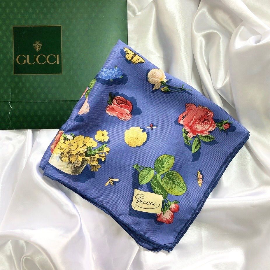 GUCCI グッチ ミニスカーフ 42×42 フローラ 花柄 ロゴ ブルー系 総柄