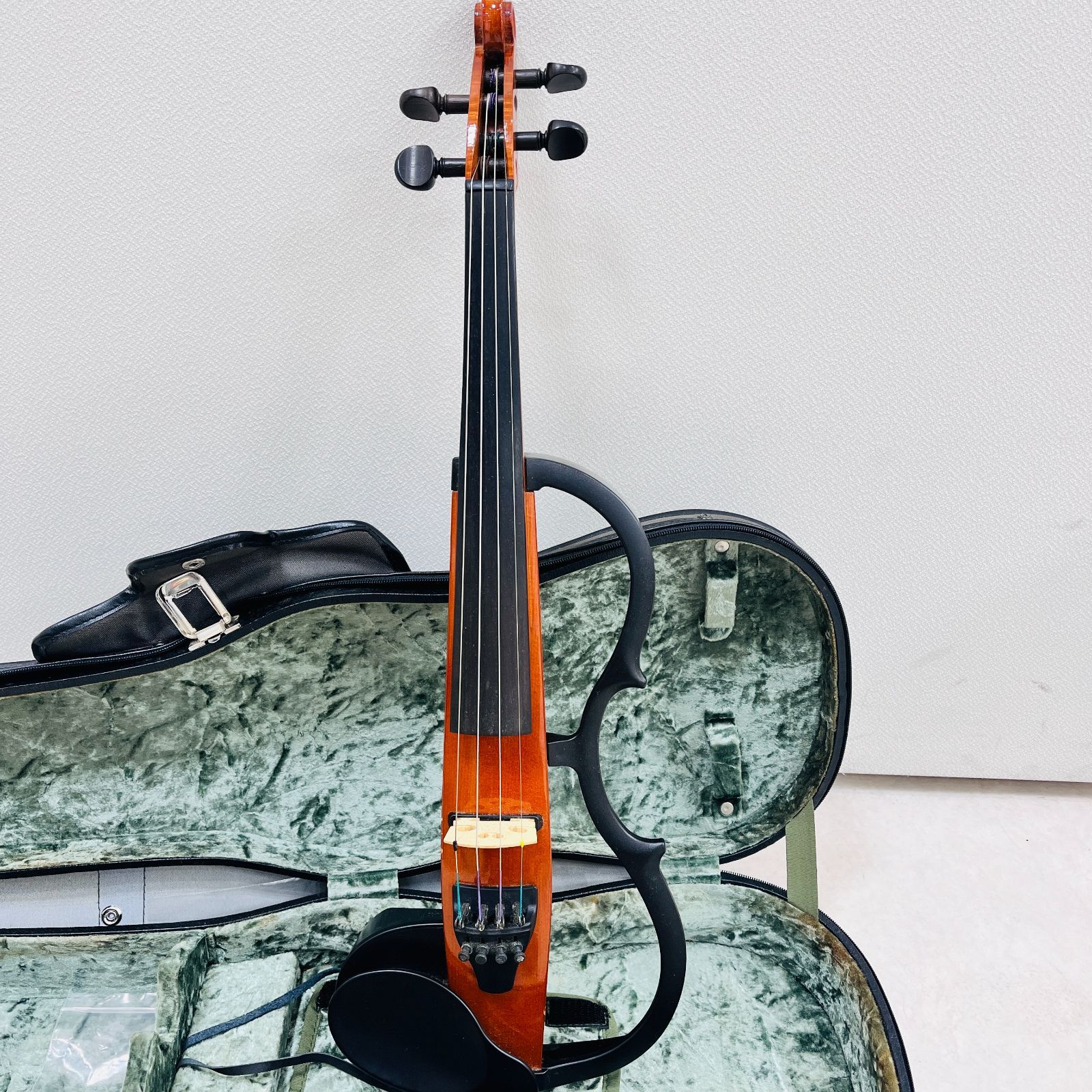 A最終処分価格【中古】YAMAHA ヤマハ サイレントバイオリン SV-100 バイオリン 楽器 弦楽器 練習用 ハードケースつき