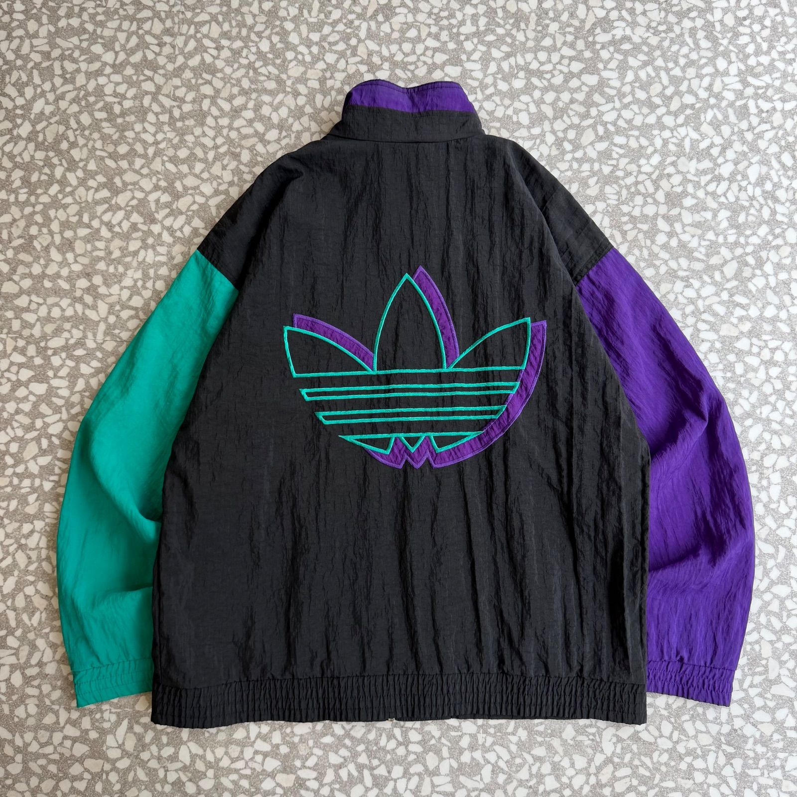 adidas 90’s- big logo nylon jackets アディダス ビッグロゴ ナイロンジャケット 3D立体 クレイジーパターン 古着 ストリート 横ノリ マルチ B系