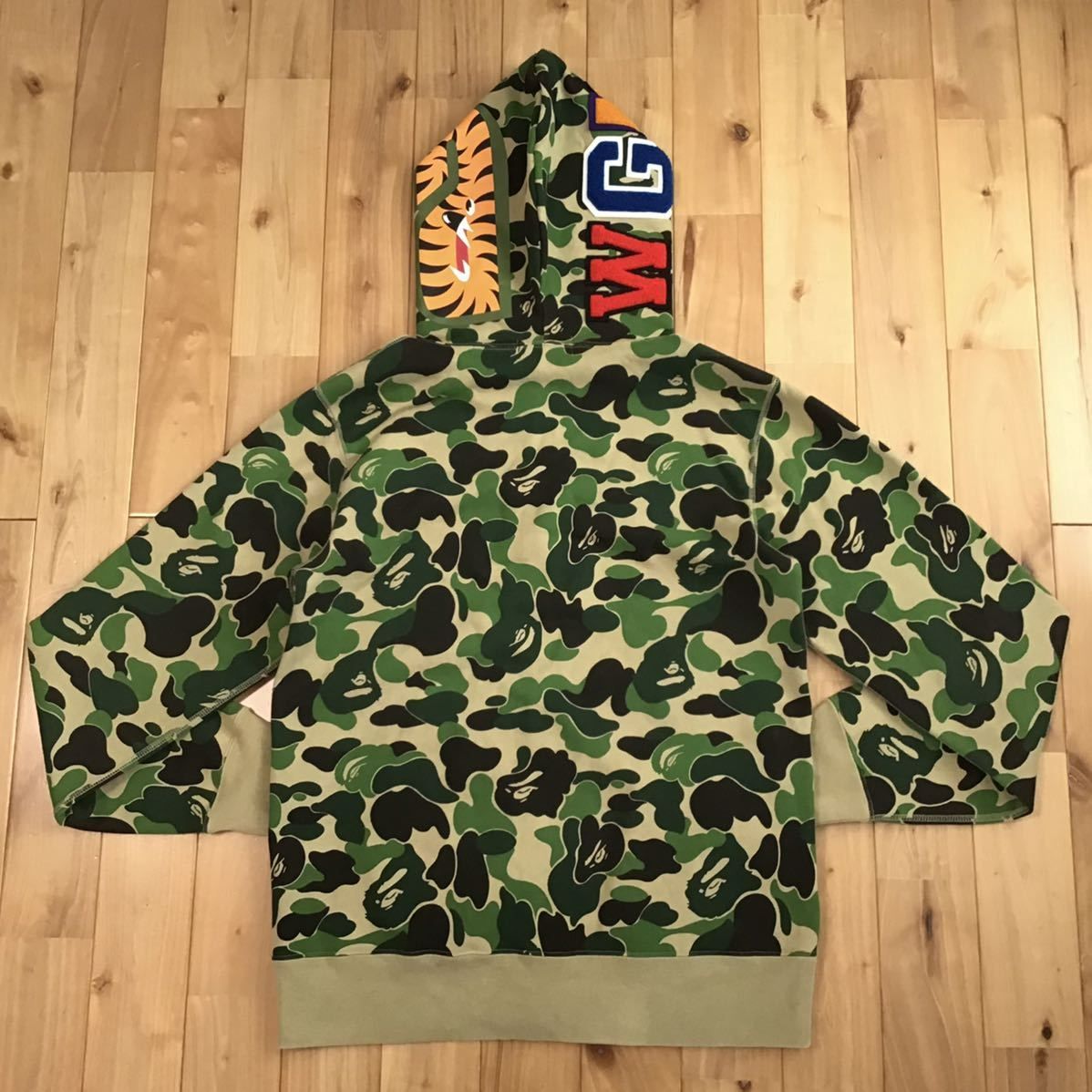 A BATHING APE - ☆激レア☆ APE イエローカモ シャークパーカー L