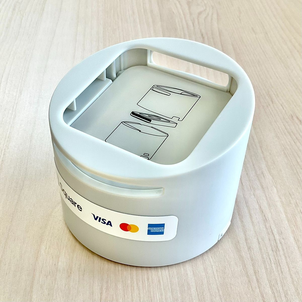 Square リーダー(第2世代) Bosstab社製ドック　2点セット Squareスクエア リーダー(第2世代) Bosstab社製専用ドック付