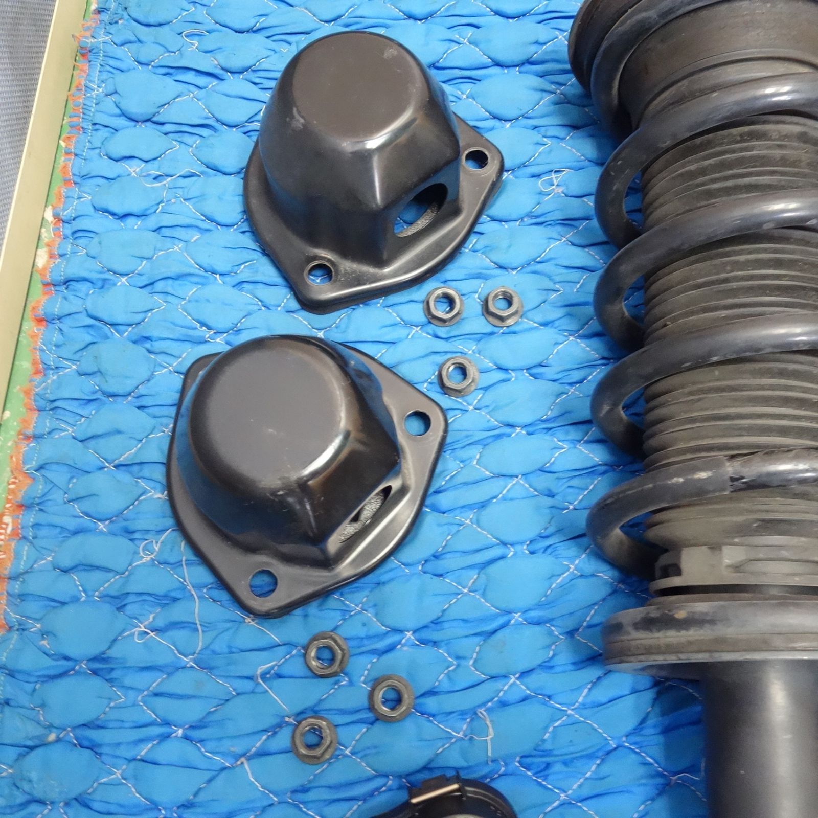 送料無料] ☆トヨタ クラウン 210系 純正 サスペンション 一台分 48530