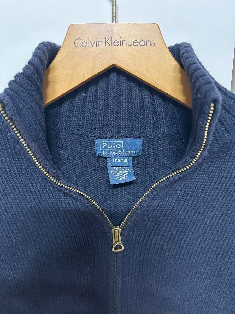 ジップアップ L