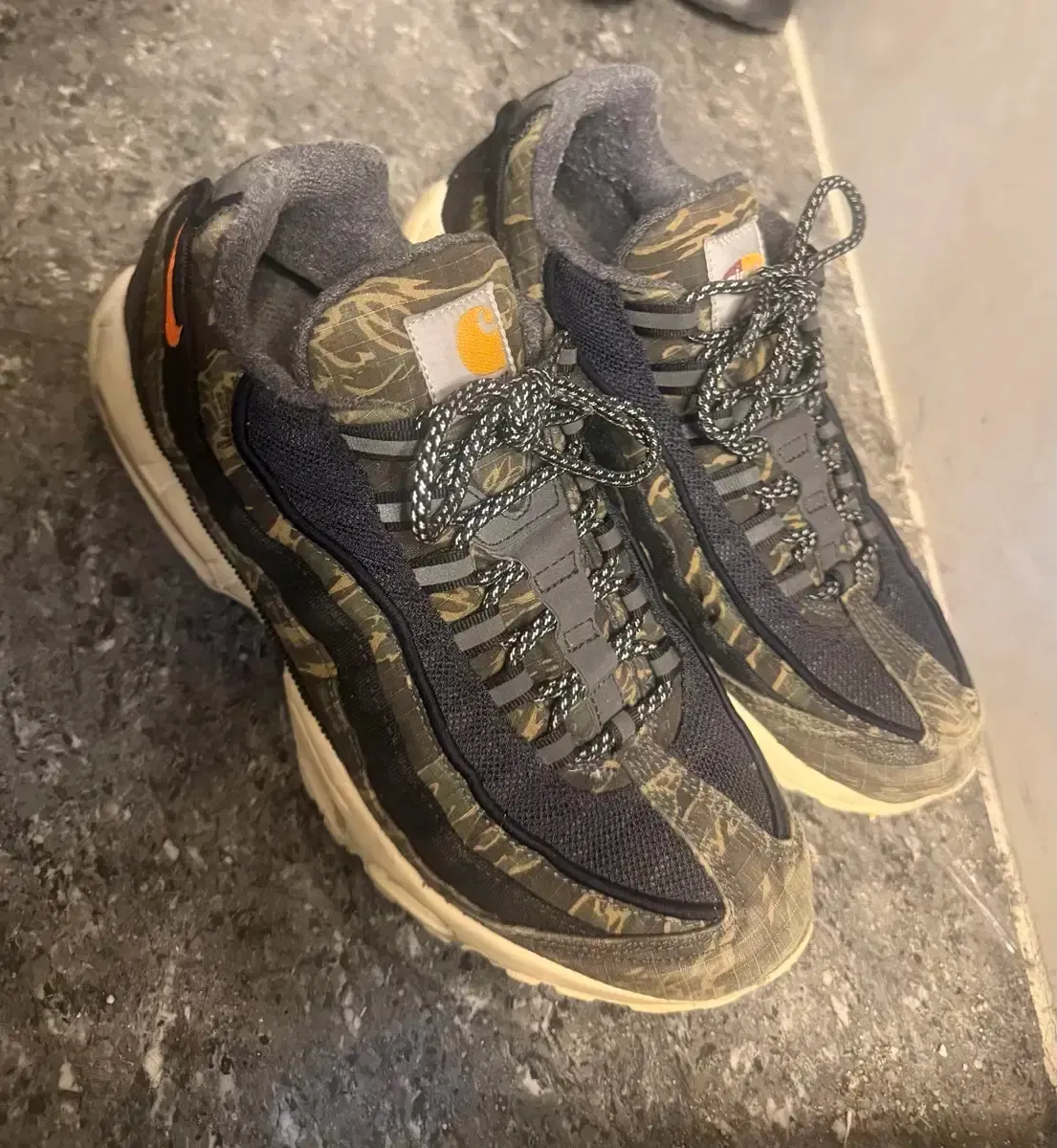 2025年最新】nike air max 95 carharttの人気アイテム - メルカリ