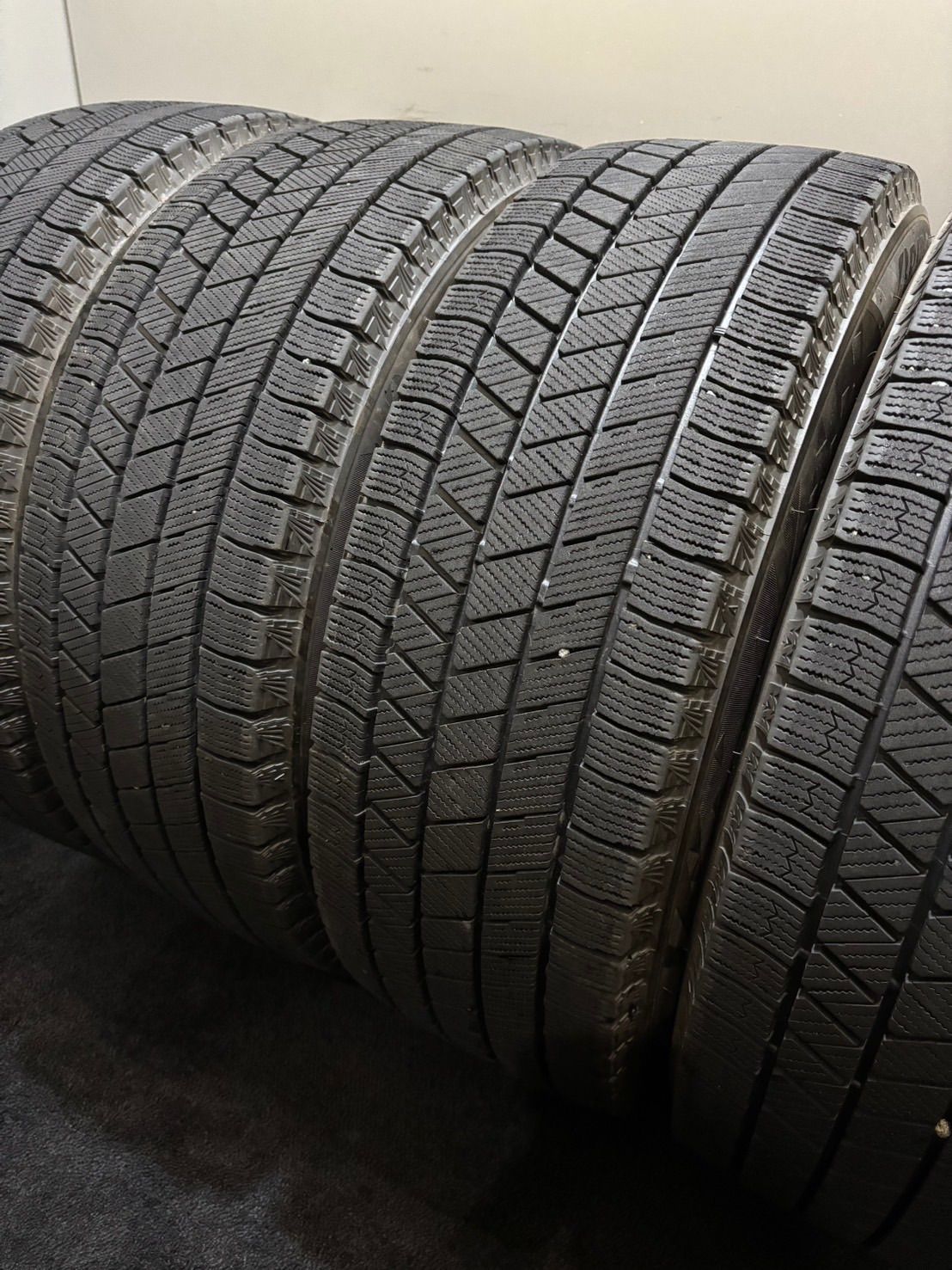 205/60R16 BRIDGESTONE/VRX3 21年製 スタッドレス 4本 ブリヂストン ブリザック ノア ヴォクシー ステップワゴン (4-H841)