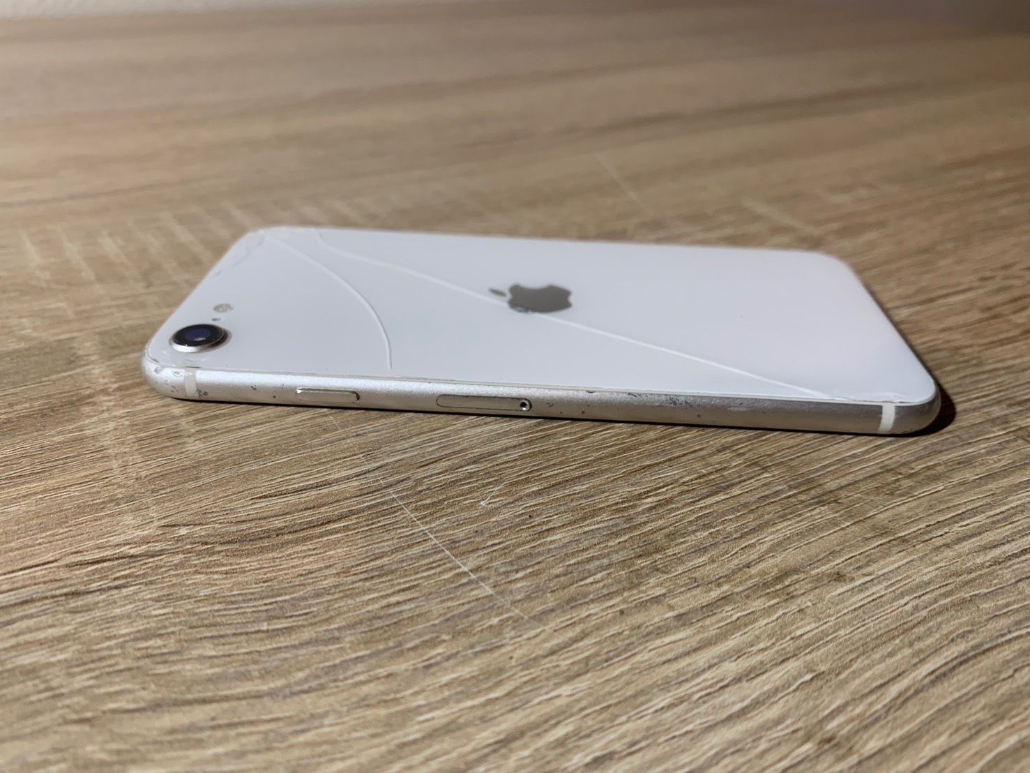 6111 iPhone SE 第三世代 64GB ホワイト - メルカリ