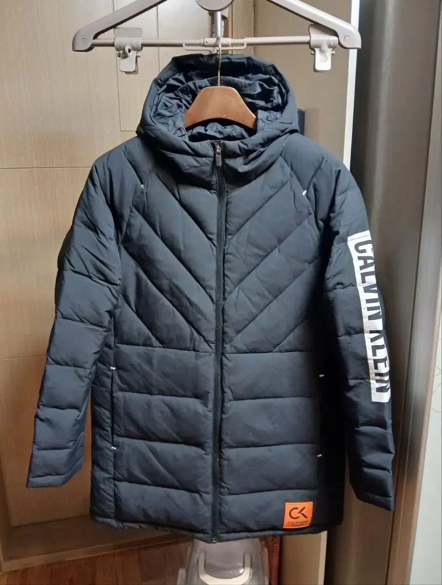 【雷市場（ポンジャン）商品韓国直送】 メンズ Calvin Klein(カルバ・ンクライン) ダウン ダウンジャケット （ 95 ）